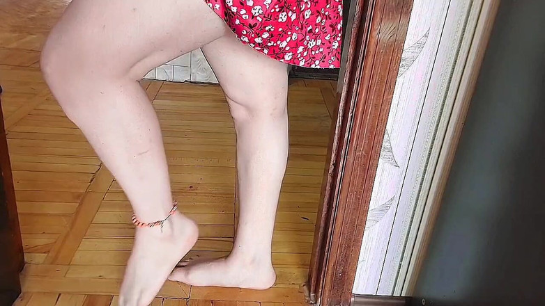 Kitty_Cross: 숏 드레스 핫한 다리 버블 엉덩이 금발 Ladyboy 집에서 만든 크로스드레서 모델