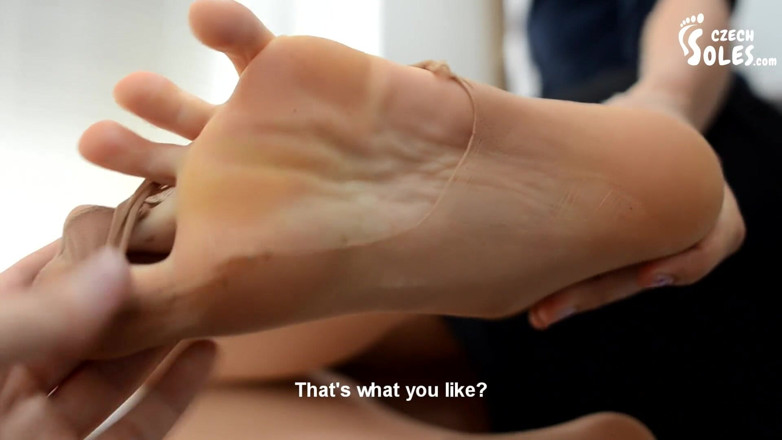Czech Soles - foot fetish content: Nilon berpeluh mengusik
