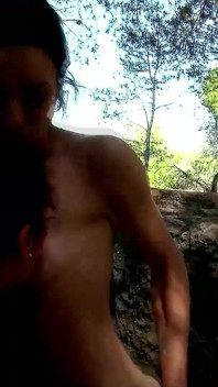 Anal seks ve seksi sıska gençler Julia ve Valentina ile ateşli üçlü seks