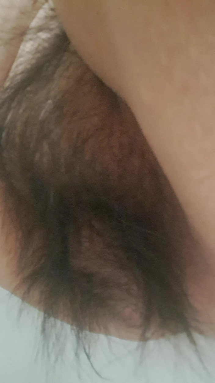 Mommy big hairy pussy: Voglio che provi la figa pelosa di una MILF