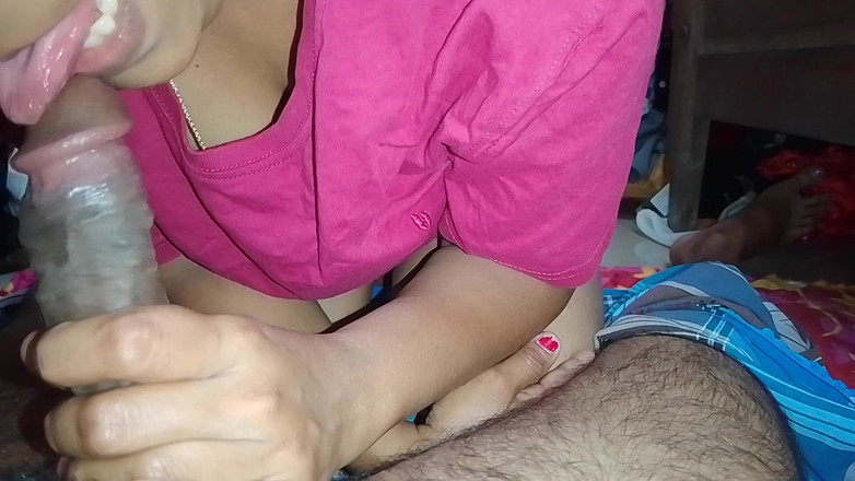 Skydreem1104: Dorfmädchen genießt den penis des ehemanns in ihrem mund