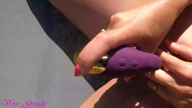 Les Gourmands: 4K - Beautiful Naked MILF in Her Garden Makes Herself Cum...