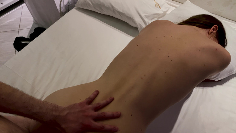 Lady Anna: Obudziłem przyrodnią siostrę i zerżnąłem ją