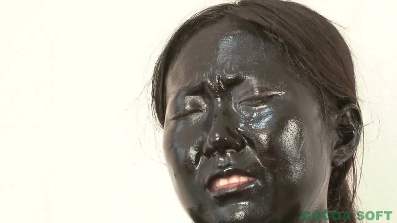 Cocoa Soft: 若いアジアの女性のための黒い色