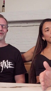 Wings and Claws: Paul Teil 3 - Privatleben, Mangelndes Selbstvertrauen Und Was Auf Dem Sofa Passiert Ist