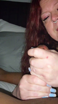 Lucky Gurl Nikki Cakes - Sensual Morning Wood Milking Handjob