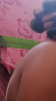 De ce mama mea vitregă poartă întotdeauna ca să mă seducă
