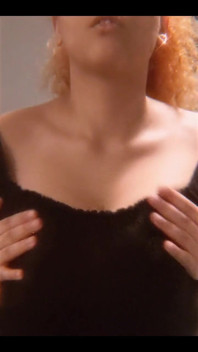 Really Like Playing with My Boobs