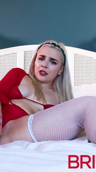 Blonda de 18 ani Ellie îți oferă un încornorat, instrucțiuni de masturbare