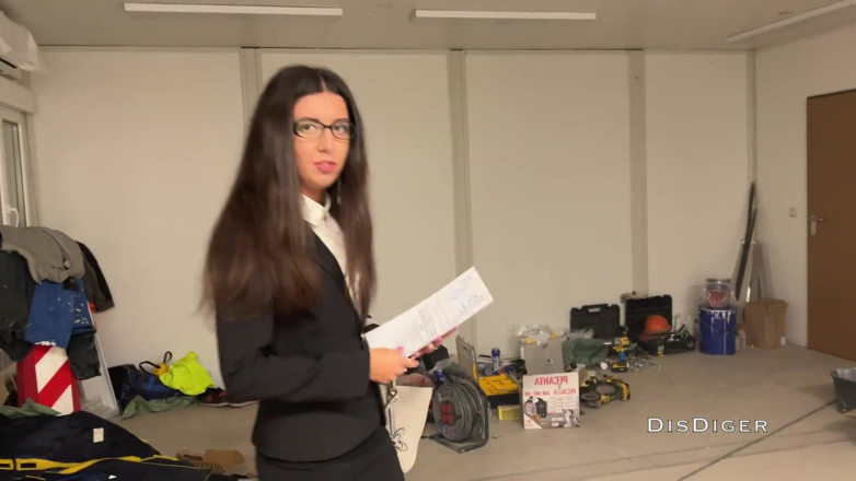 Dis Diger: Fucked the Wife of the Boss at Work in the...