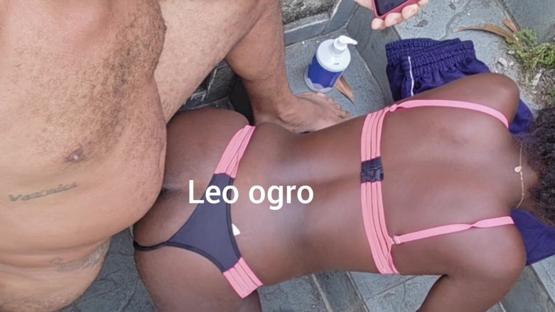 LeoOgro: Mulatten lät mig inte komma in i huset och slog...