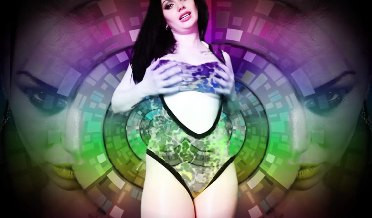 Goddess Misha Goldy: Pokaż mi, jak bardzo potrzebujesz mojego tyłka! Mój tyłek cię...