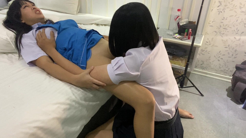 SissyKanisa: 태국 말레이 학생 코스프레 EP2: SisK 빨아 레이나