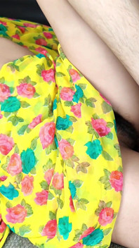Desi Bhabhi rief ihren freund mit großem schwanz zu hause und wurde hart in gelber sari gefickt