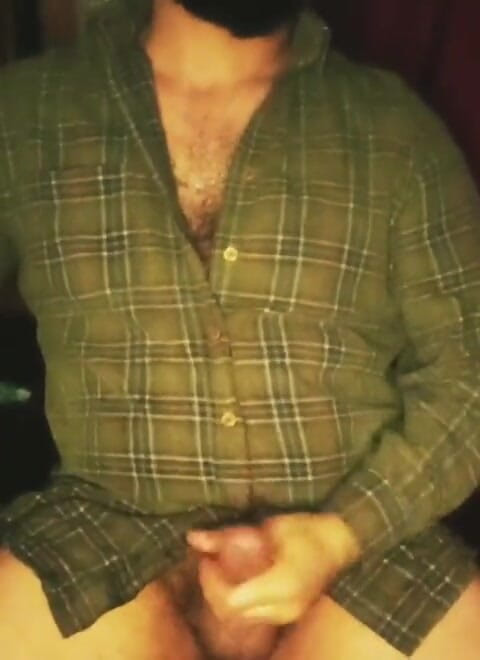 beardvibe92: Bärtiger mann, intensiver moment