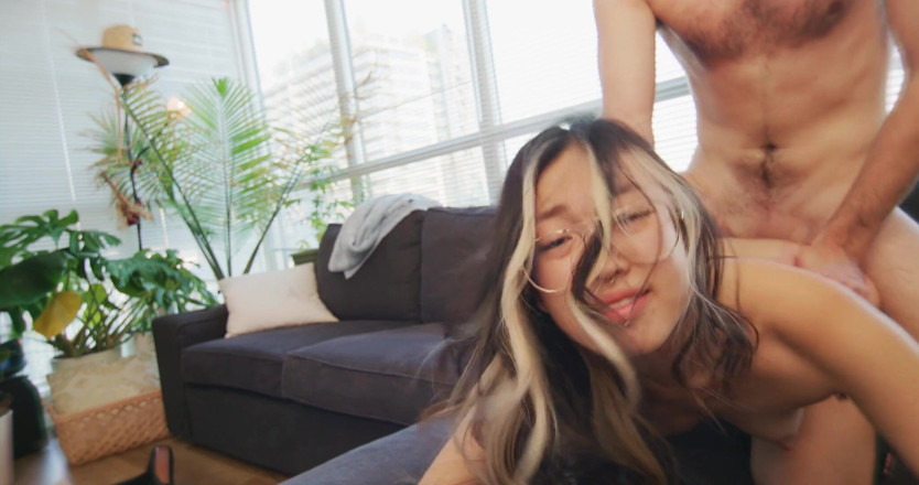 TheMindofTommy: Piega la nuova ragazza sul mio divano