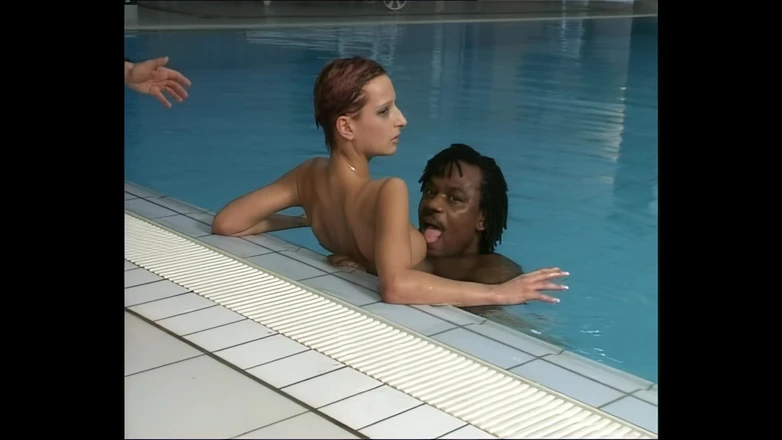 Xtime Network: Une Fille Mince Excitée Se Fait Baiser Par Une Bite...