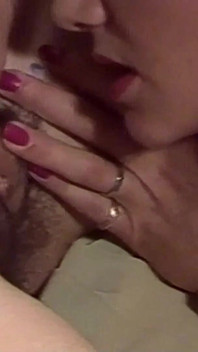游戏室里的女同激情