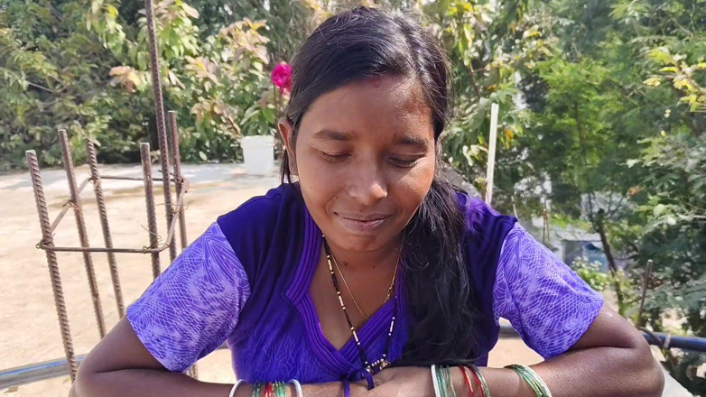 Premi pooja: Tia indiana - Bhabhi deixou seu velho marido, então ela saciou...