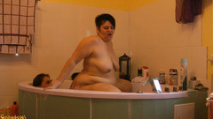 Anna Devot: Obědová fuc king ve vaně