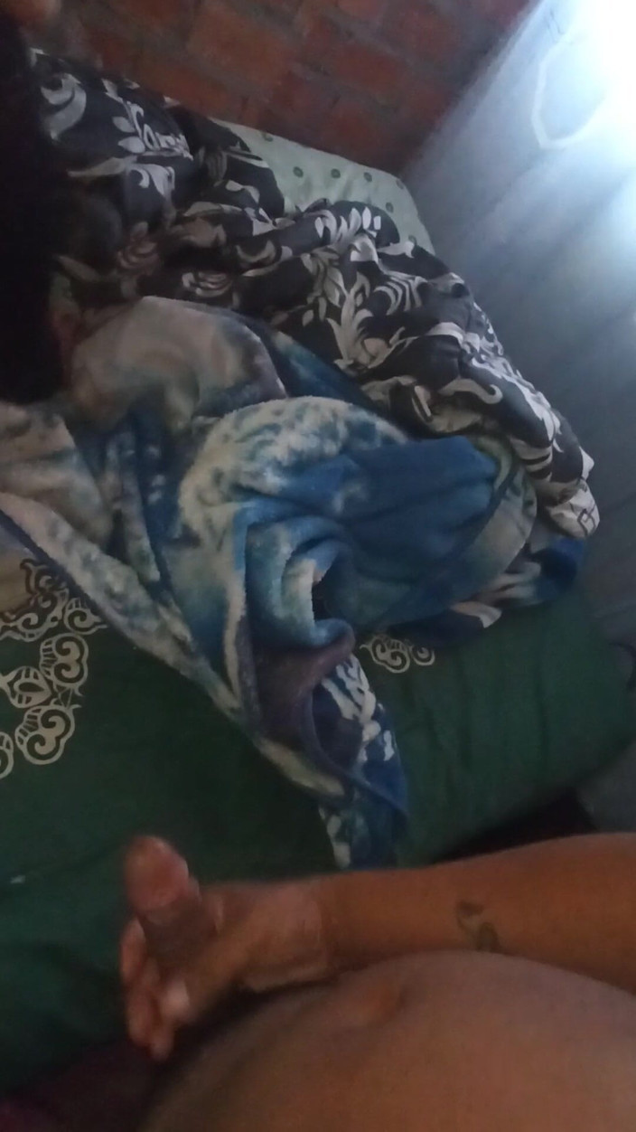 Eatrella j: The Viral Video of the Girl From Facebook