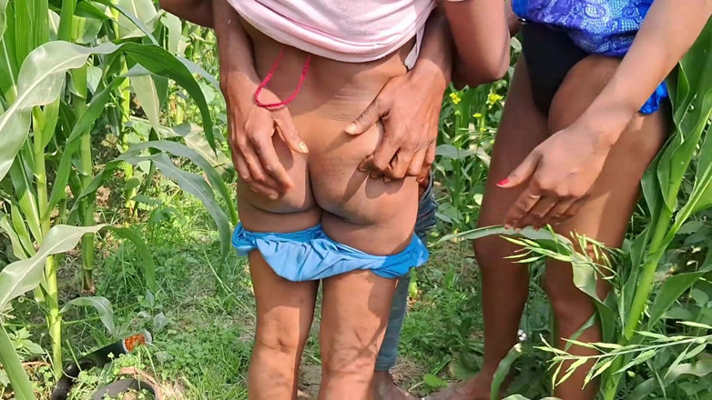 Desi step mom: Caliente esposa - nuevos tres últimos sexo al aire libre