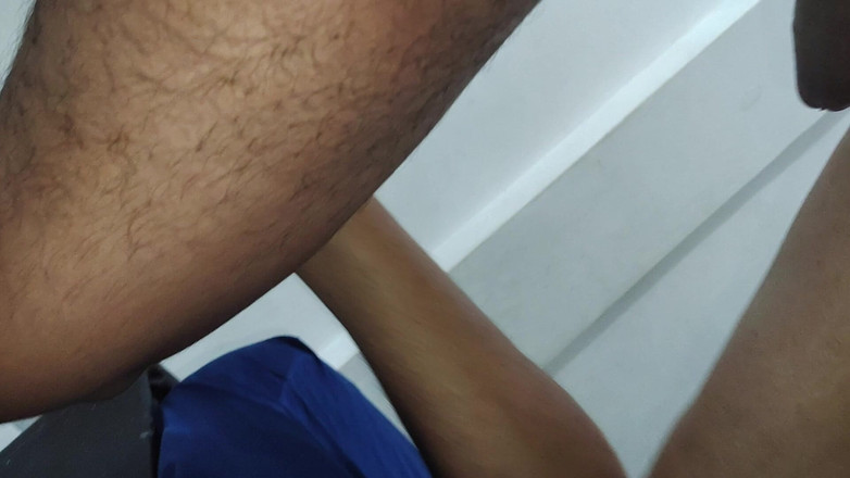 Angy Bisexperiences: Mio marito gli succhia il cazzo poi si fa scopare...