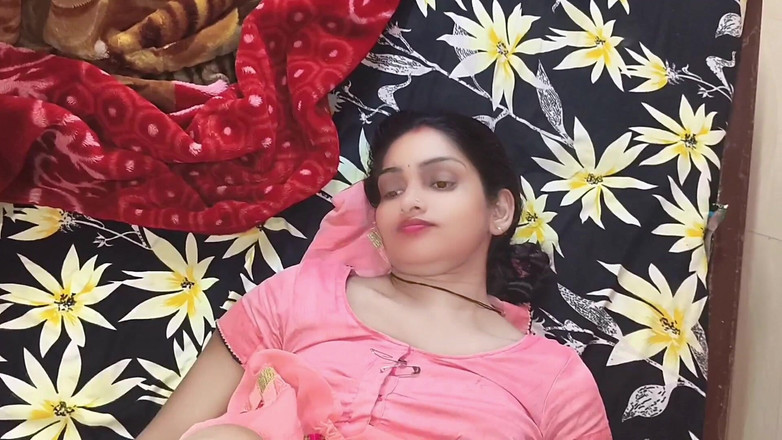 Janvibhabhii: 18 岁的印度女孩重口味性高潮性爱