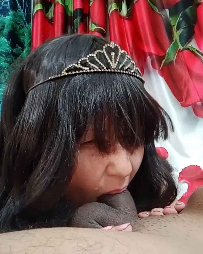 Bolly Karma: Jugosa chica cachonda está lista para jugar sin vergüenza