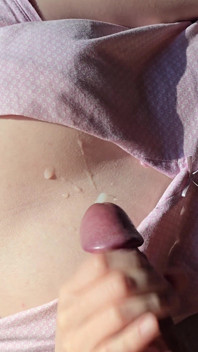 Labă sexy și spermă pe drăguța mea pijamale!