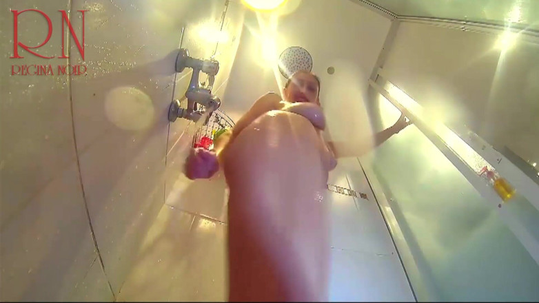 Regina Noir: Camera in the shower room. Shave pussy. Young naked girl...