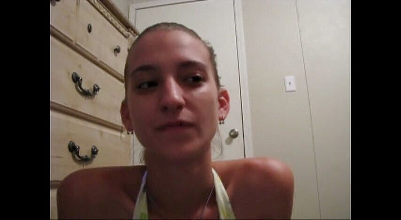 Femdom Austria: Pecker terkecil yang pernah dia lihat