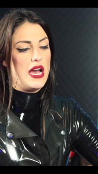 สัมภาษณ์ชุดยางยืดสำหรับรายการ Latex Fashion TV 11/12