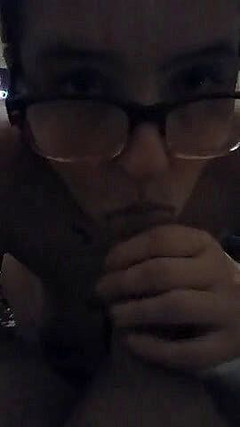 Orangecrow: 热辣的纹身少女喜欢爸爸的精液