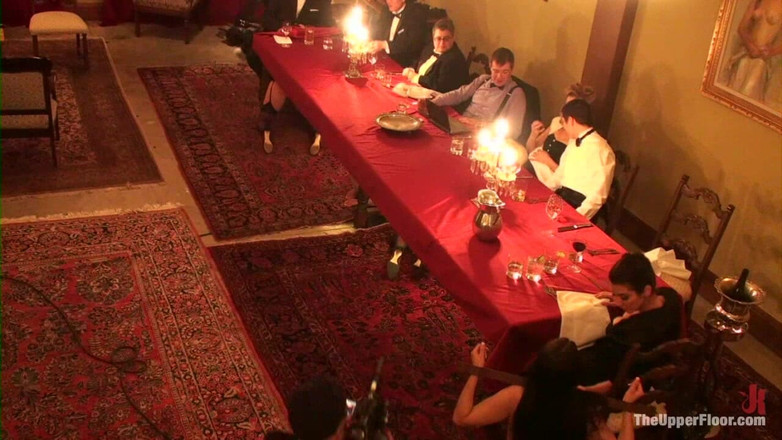 The Upper Floor by Kink: Le premier dîner, deuxième partie