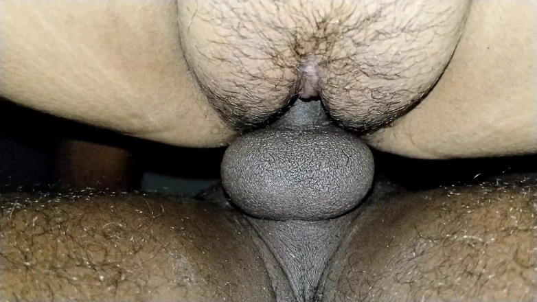 Hubby 23: Hintli teyze teyzenin evinde sert sikişiyor