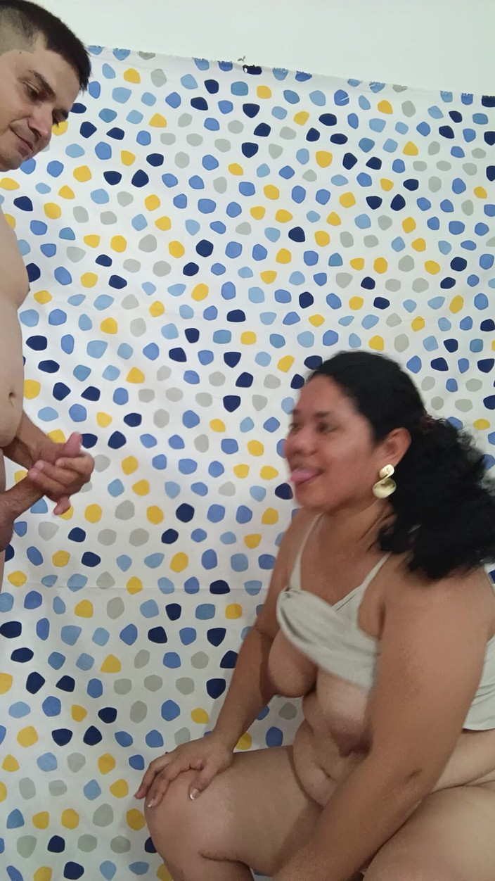 Valkyrie and Luigy Couple: Hübsche ehefrau lutscht schwanz