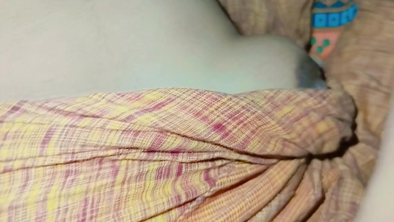 Deshi women: 18 साल की कॉलेज गर्ल तस्नीम ने अपने प्राइवेट टीचर के साथ सेक्स किया