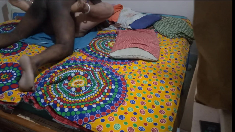 Desi mature: Zralá prsatá tetička tvrdě šuká