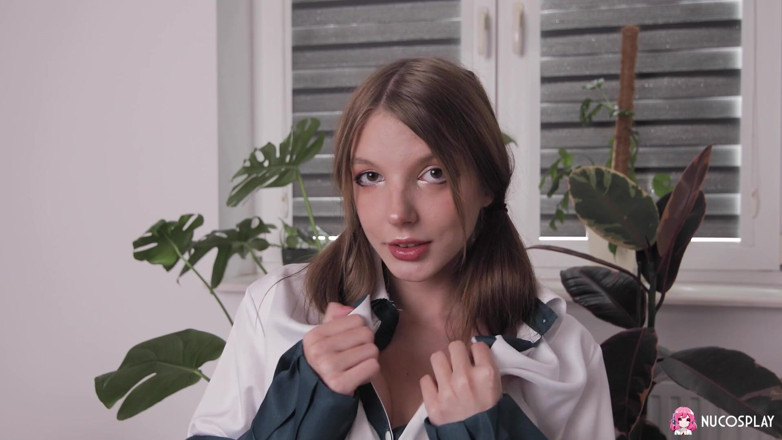 Nu Cosplay: Lymia Marks knullar sin krämiga fitta i uniform