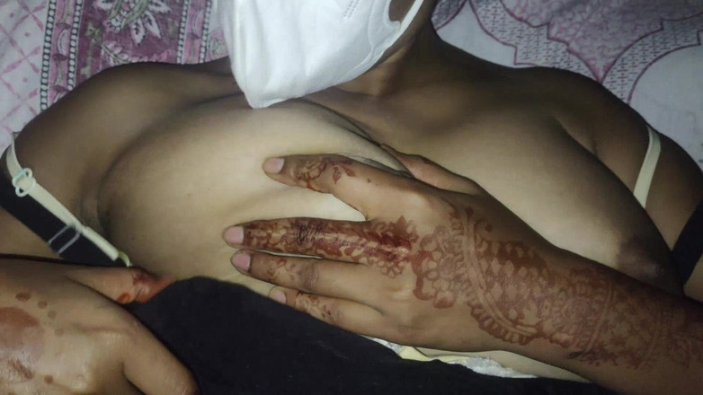 Lovely Dipti: 熱いおっぱいを手マンでマンコで見せる素敵なディプティ