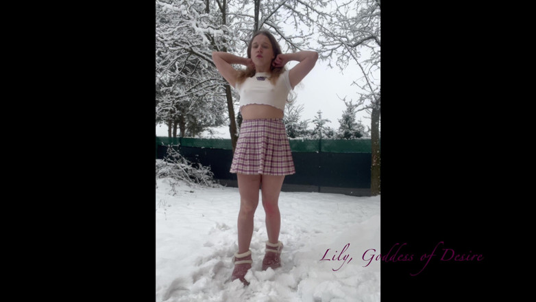 Lily, Goddess of Desire: Little Slut Masturbates Outdoors Puts Ice in Pussy