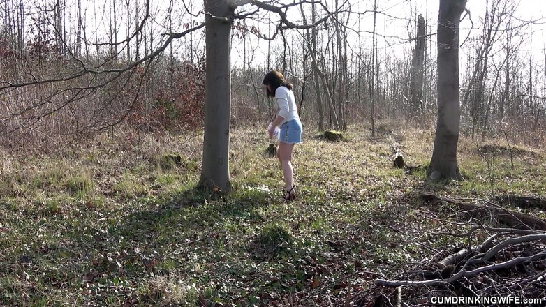 Cumdrinking Wife: Dogging im park - episode 2