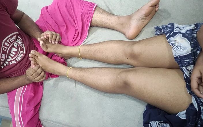 Vaigavarun Feet romance: Masaż stóp w nocy