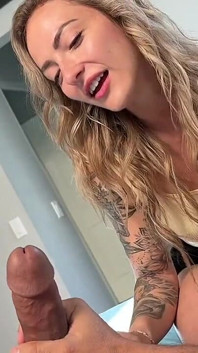 Sexig blondin stor röv fina bröst modern Gomorrah knullar Nalle Tarantino