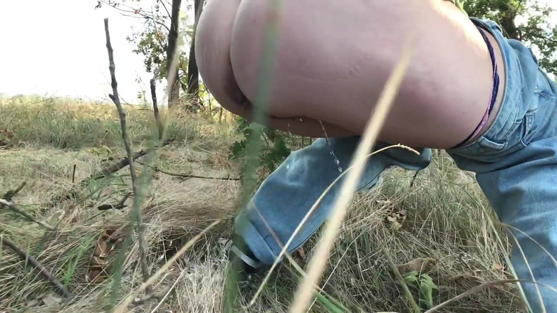 Anna Shpilman: Sexo al aire libre después de mear