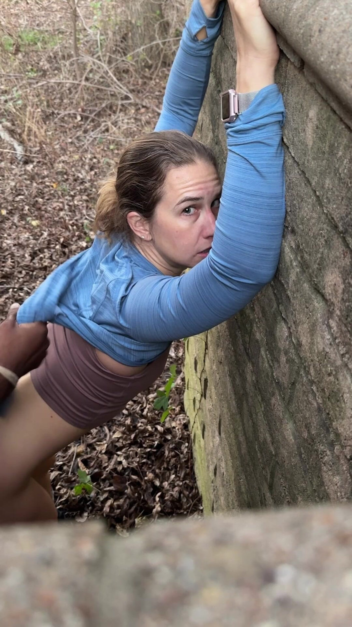 Jackrackemxxx: 海盗在树林里乱搞荡妇热辣人妻