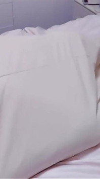 쪼이는 묶인 자루