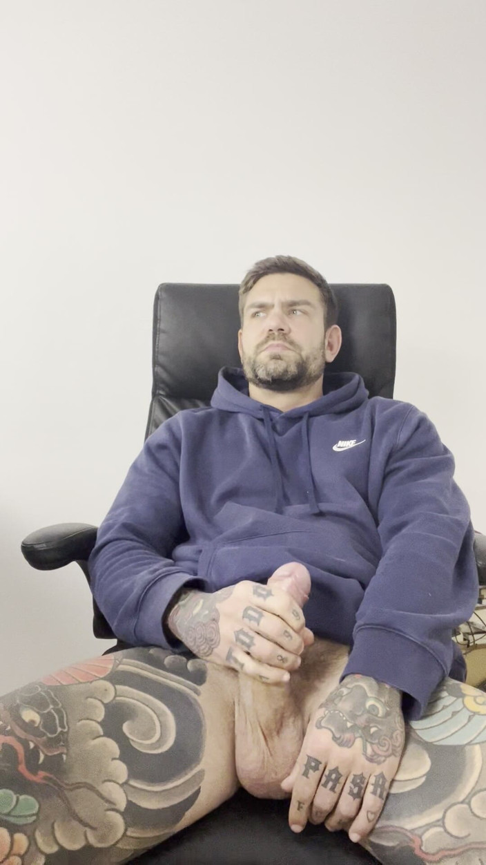 Juan Lucho Gay: Spanish Guy Masturbates Until He Gets His Milk