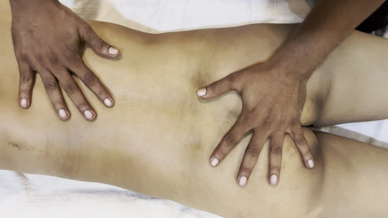 Hot Mumbai: My Boyfriend Giving Me Full Body Oil Massage